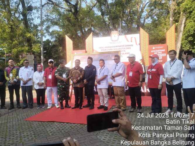 Photo bersama paslon
